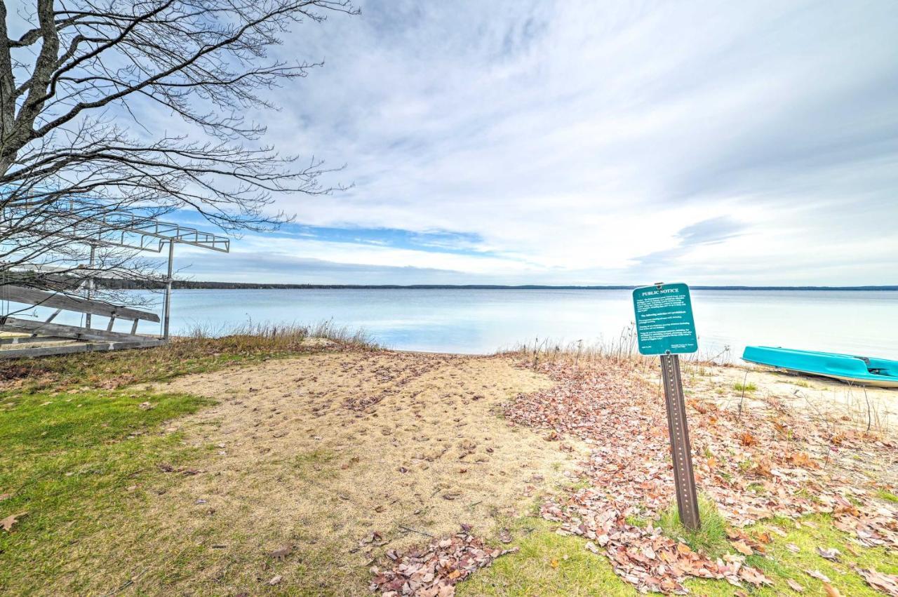 Higgins Lake Retreat - Hike, Swim, Relax! Roscommon Exterior photo